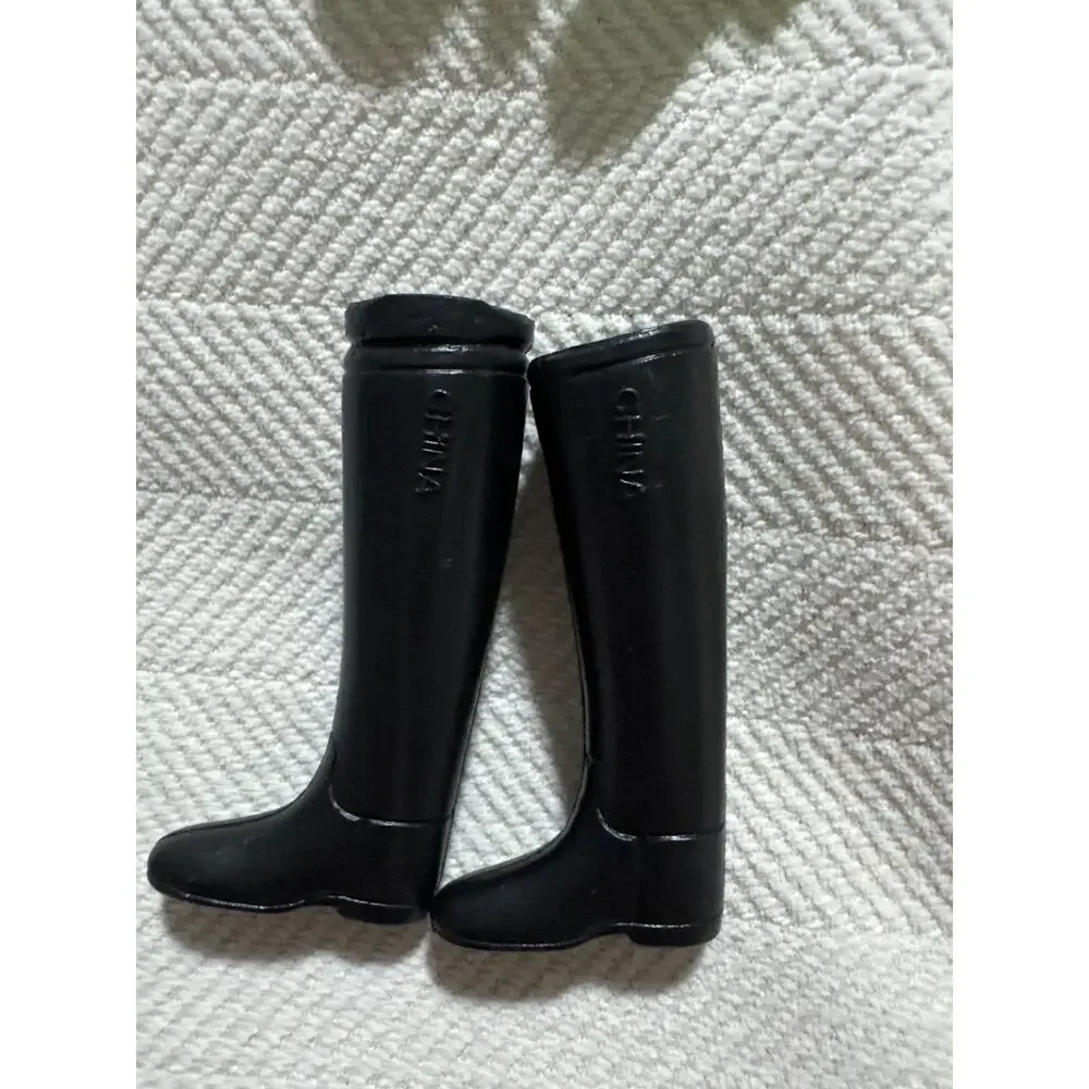 Barbie doll shoe